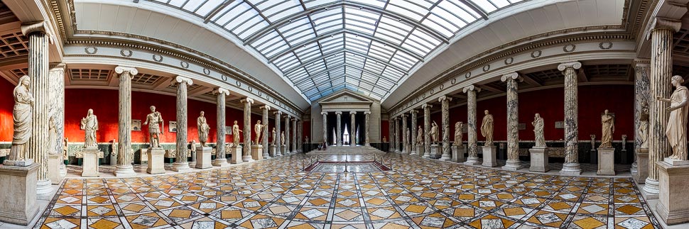 Säulenhalle in der Glyptotek in Kopenhagen