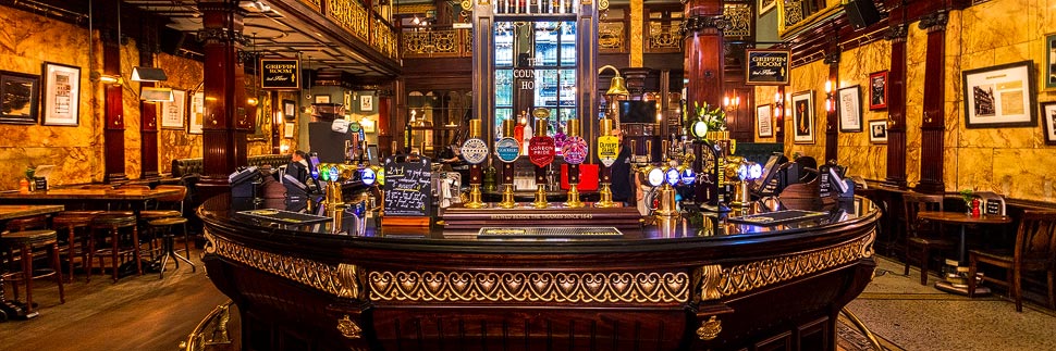Pub The Counting House in London