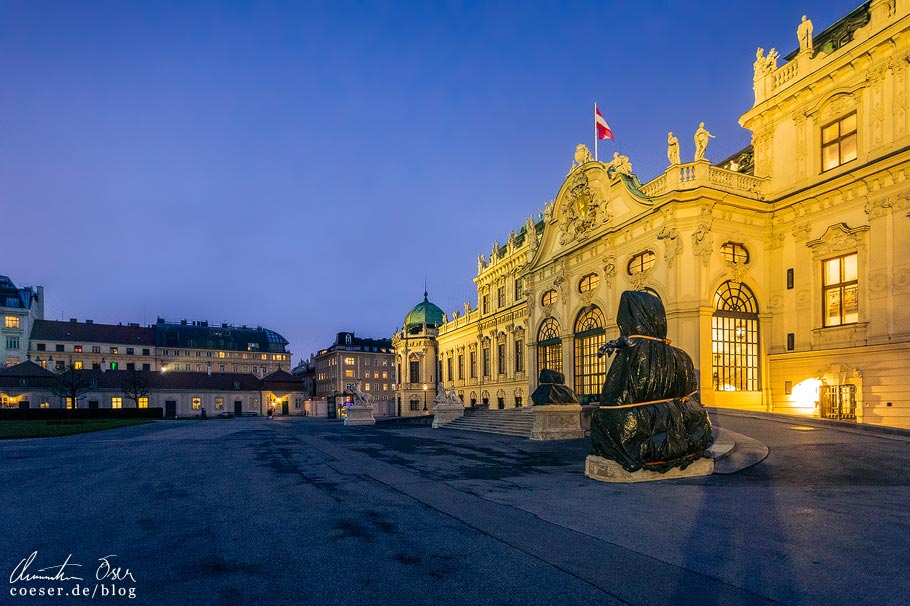 Weihnachtsmarkt vor dem Schloss Belvedere in Wien während der Coronaviruskrise