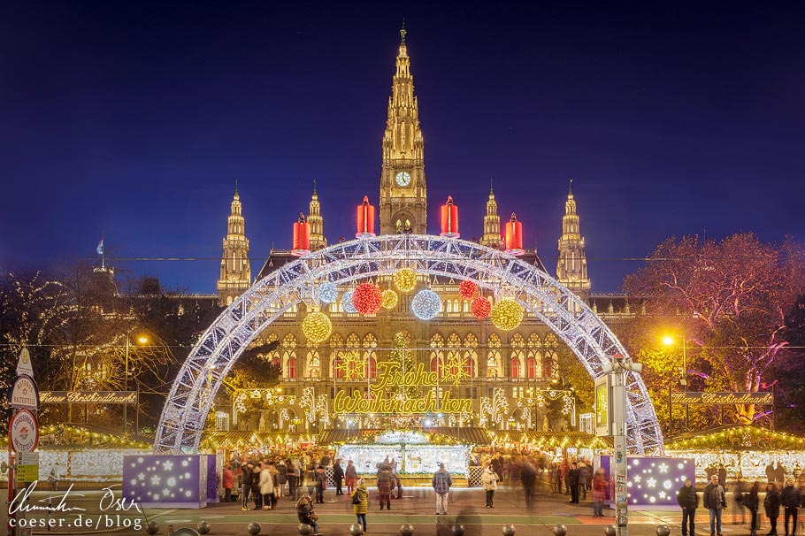 Christkindlmarkt am Rathausplatz in Wien