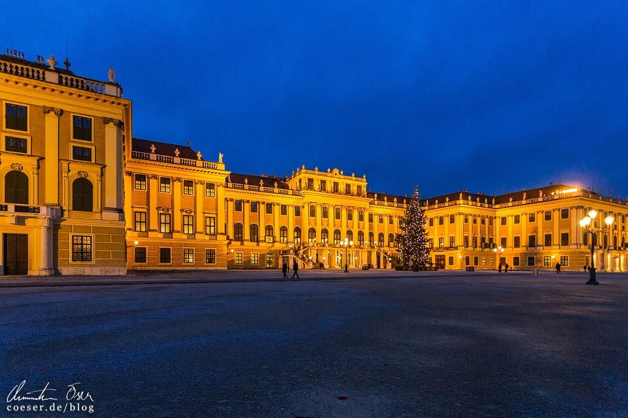 Weihnachtsmarkt Schloss Schönbrunn in Wien während der Coronaviruskrise