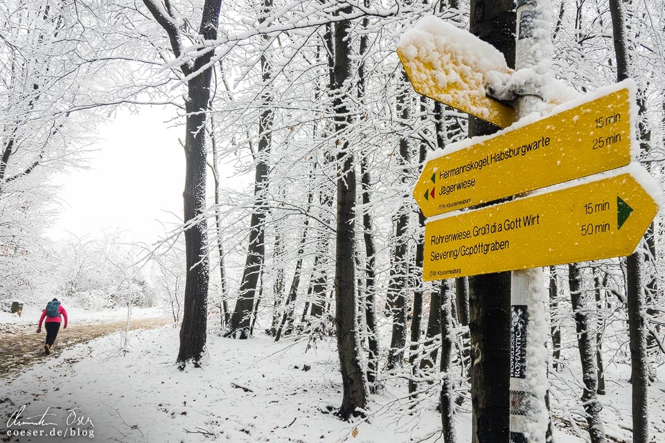 Stadtwanderweg 2 in Wien: Wegweiser zum Hermannskogel und Habsburgwarte