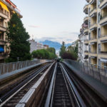 Metro M2 auf dem Weg bergab in das Hafenviertel Lausanne-Ouchy