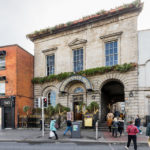 Das Merchant’s Arch Pub in Dublin von außen