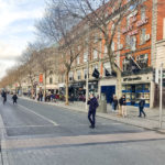 Die Einkaufsstraße und Hauptverkehrsader O’Connell Street in Dublin