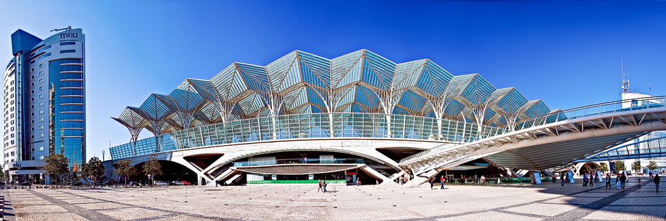 Moderne Architektur am Bahnhof Lissabon Oriente