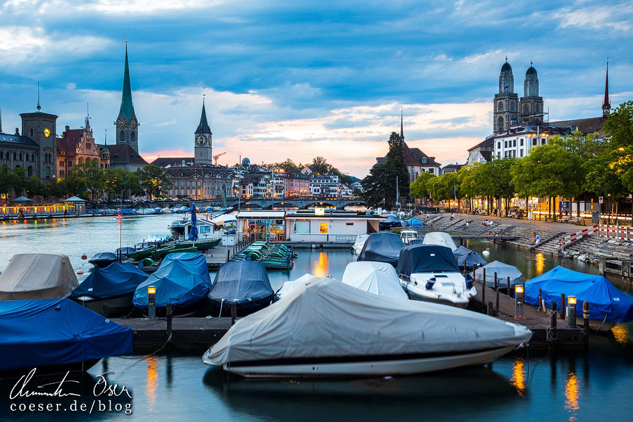 Tipps für eine Städtereise in Europa: Zürich (Stadtansicht in der blauen Stunde)