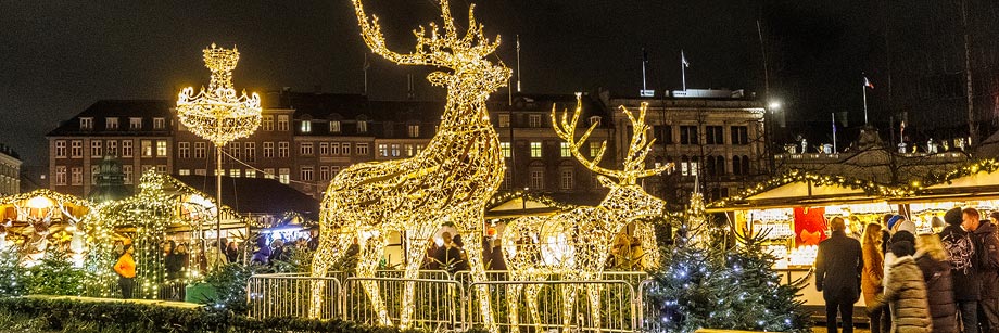 Weihnachtsmarkt auf dem Kongens Nytorv in Kopenhagen