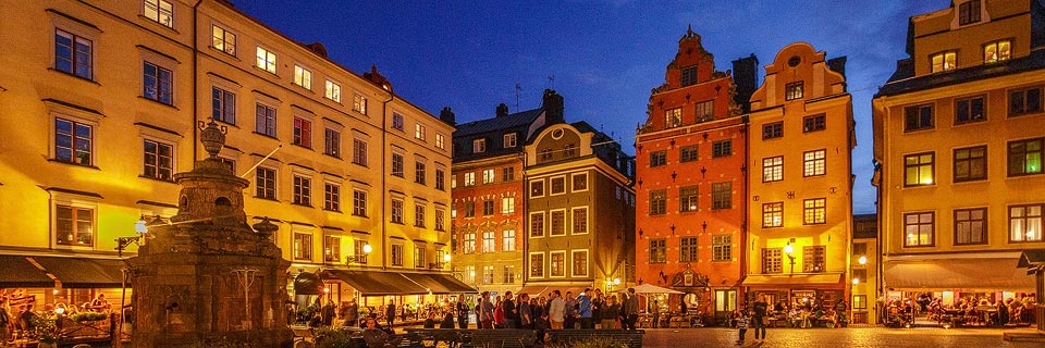 Beleuchteter Platz Stortorget in Stockholm