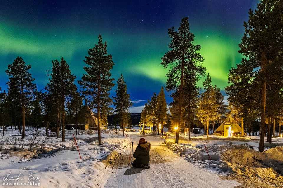 Nordlichter in Schweden über der Reindeer Lodge, Jukkasjärvi