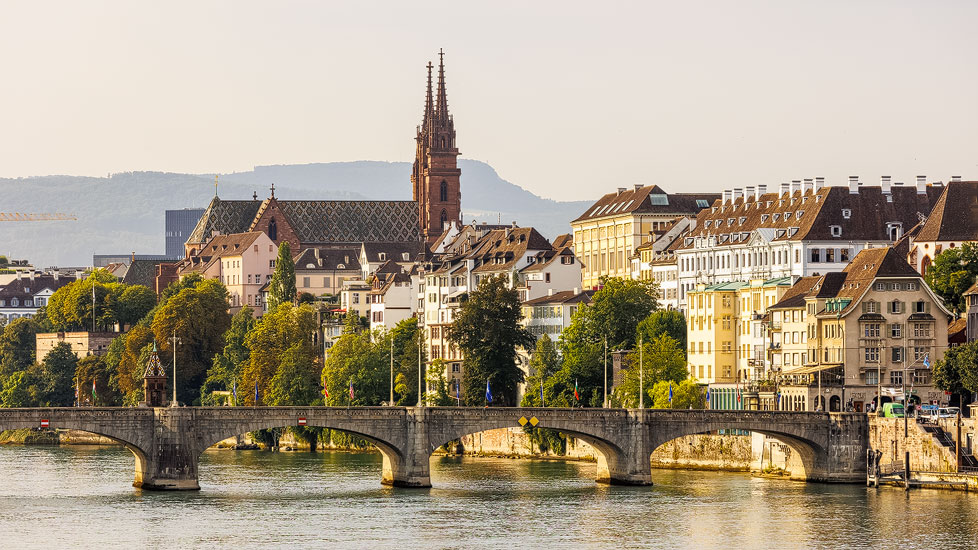 Stadtansicht von Basel mit Münster, Mittlere Brücke und Rhein