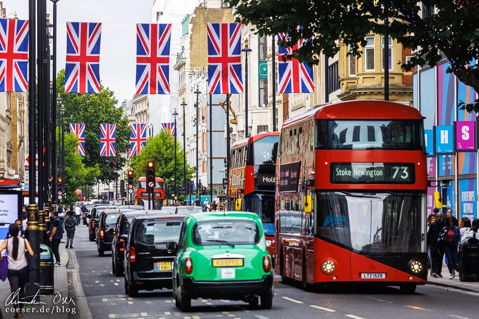 Inspiration für Interrail: Busse auf der Oxford Street in London