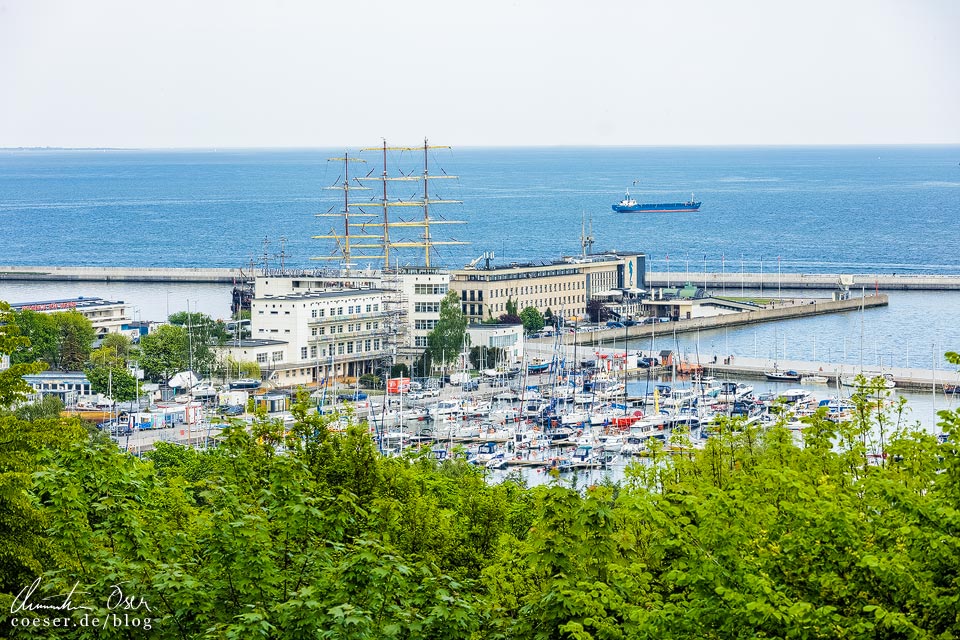Blick auf den Yachthafen vom Aussichtspunkt Kamienna Góra in Gdynia