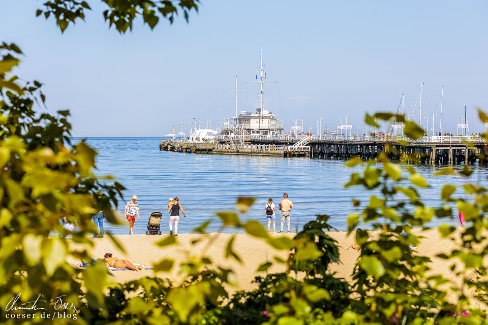 Pier ("Molo") in Sopot vom Strand aus gesehen