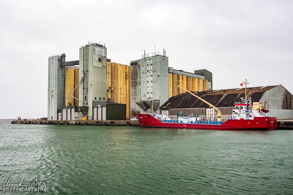 Industrieanlagen im Hafen von Ystad