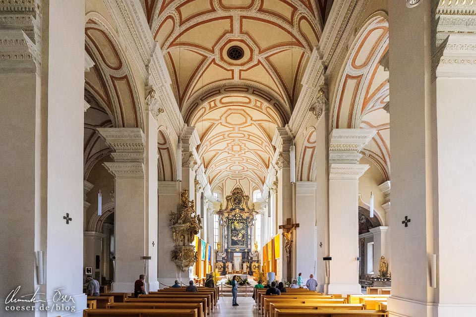 Innenansicht der Kathedrale St. Nikolaus in Budweis (České Budějovice)