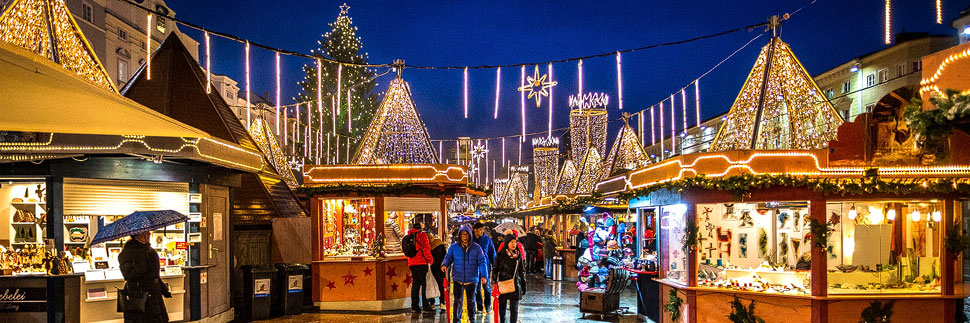 Weihnachtsmarkt am Hauptplatz in Linz