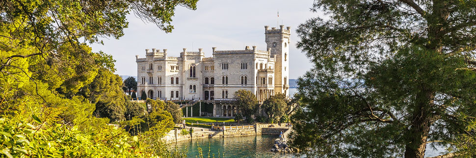 Das Schloss Miramare in Triest