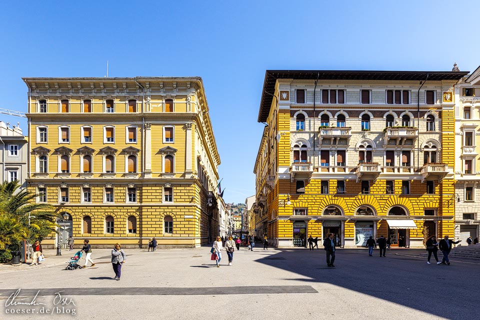 Prachtvolle Handelshäuser auf dem Piazza Sant'Antonio Nuovo in Triest