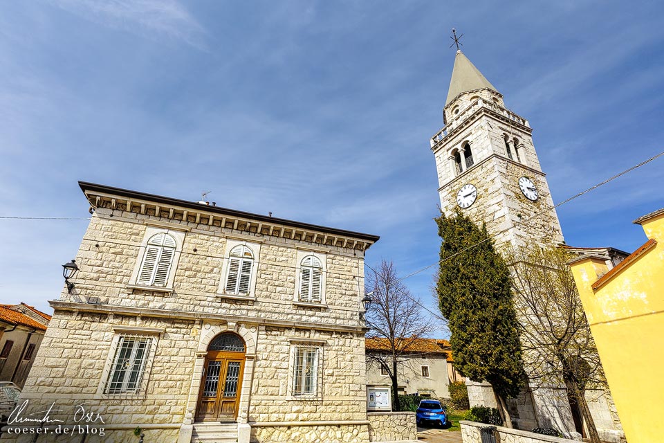 Kirche Chiesa di San Martino di Tours im Zentrum von Prosecco bei Triest