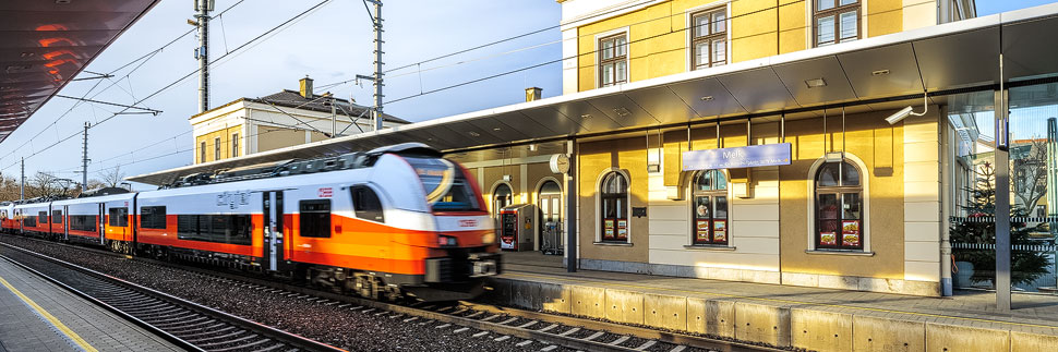 ÖBB-Cityjet im Bahnhof Melk