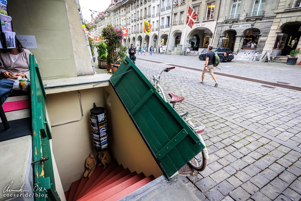 Kellerabgang bei den Arkaden (Laubengänge) in Bern