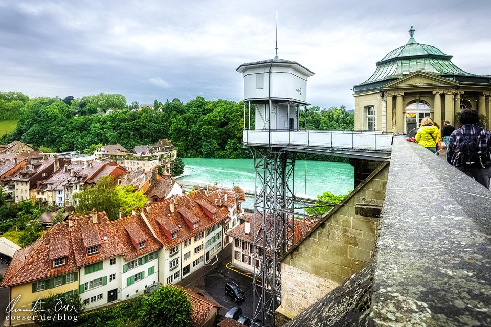 Aussichtspunkt Münsterplattform in Bern mit Blick auf das Mattequartier und den Aufzug