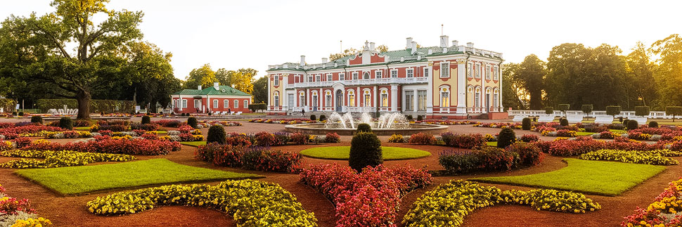 Schloss Kadriorg im Sonnenuntergang in Tallinn