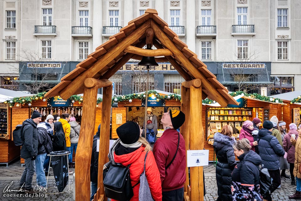 Wunschglocke auf dem Weihnachtsmarkt am Krautmarkt in Brünn