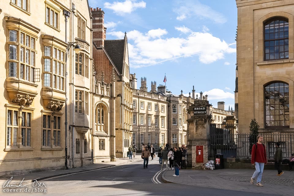 Historische Gebäude auf der Broad Street in Oxford