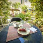 Schöner Garten im Café Frau Grau im Stadtteil Höchst in Frankfurt