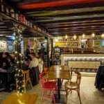 Innenansicht der ÆGIR 101 Bar – Taproom in Reykjavik