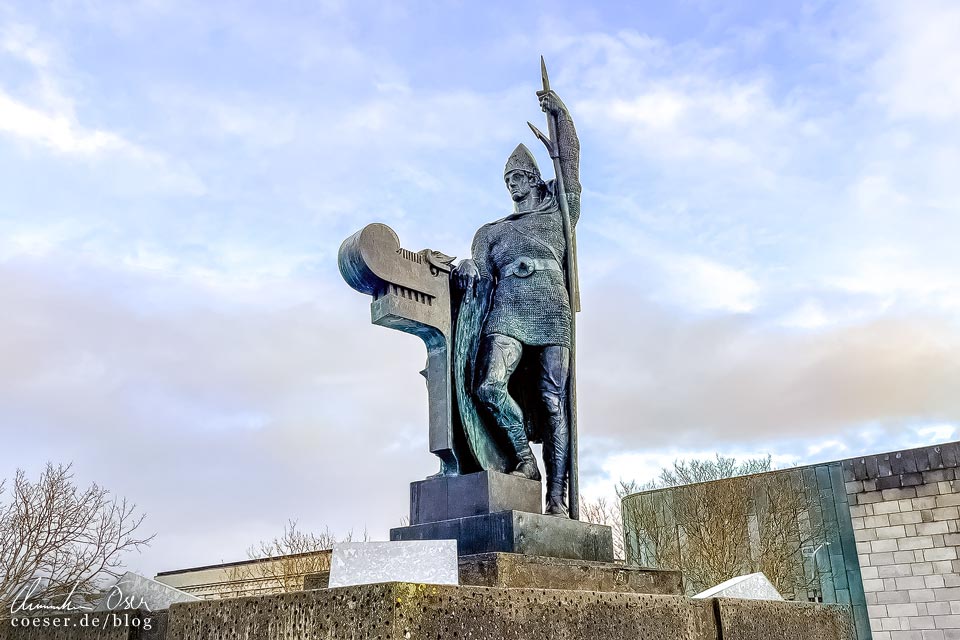 Statue von Ingólfur Arnarson im Zentrum von Reykjavik