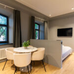 Suite Studio 3 in den Apartments Vitenberg in Cesis, Lettland