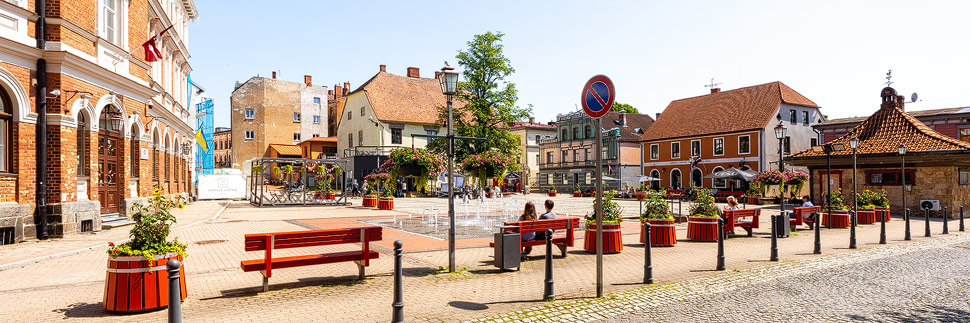 Der Rosenplatz in Cesis, Lettland