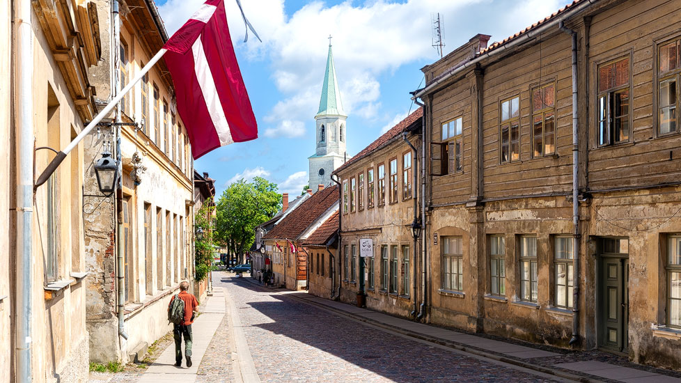 Historische Holzhäuser in Kuldiga, Lettland