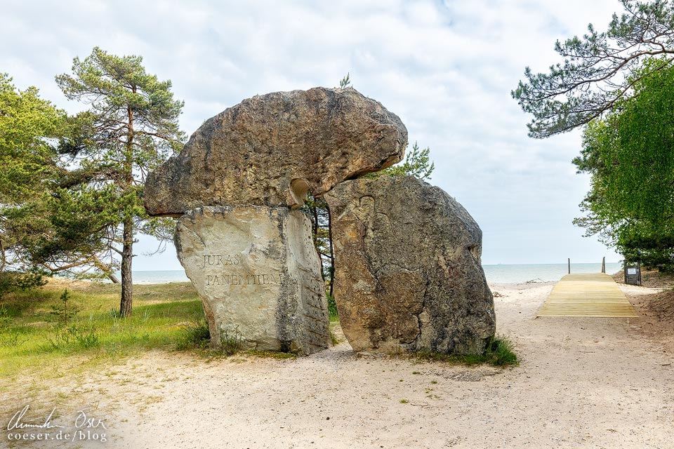 Denkmal „Vom Meer genommen“ in Kap Kolka, Lettland