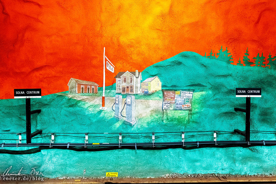 Moderne Kunst in der Metro-Station Solna Centrum in Stockholm, Schweden