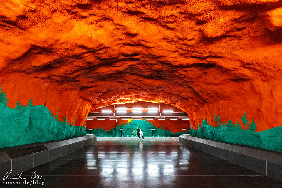 Moderne Kunst in der Metro-Station Solna Centrum in Stockholm, Schweden