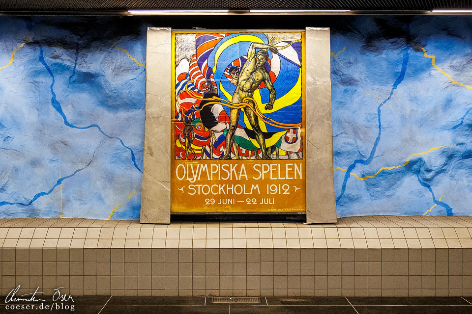 Erinnerungstafel an die Olympischen Spiele 1912 in der Metro-Station Stadion in Stockholm, Schweden