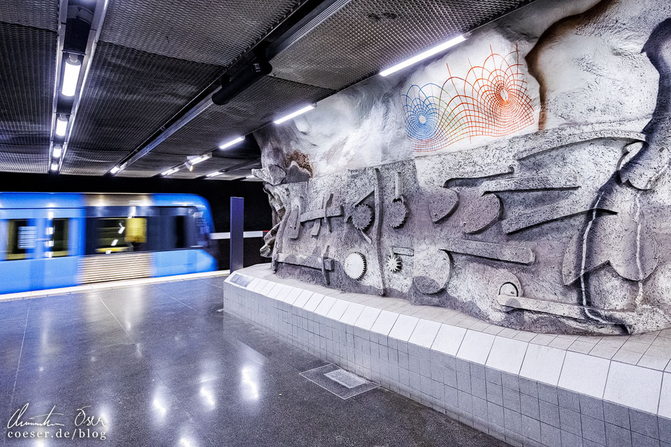 Moderne Kunst in der Metro-Station Tekniska högskolan in Stockholm, Schweden