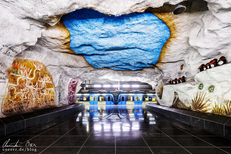 Moderne Kunst in der Metro-Station Tensta in Stockholm, Schweden