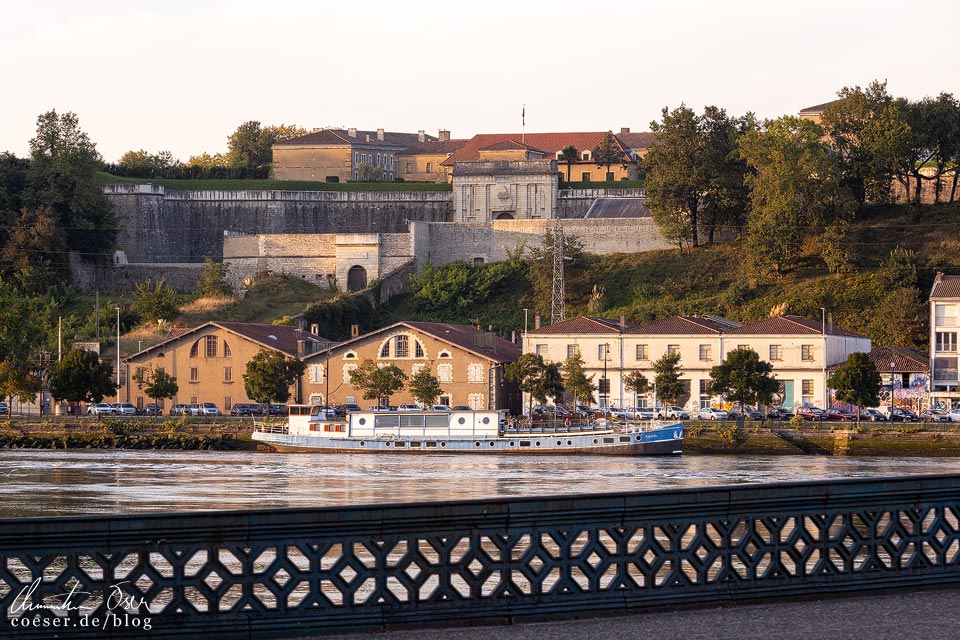 Die mächtige sternförmige Zitadelle in Bayonne, Frankreich