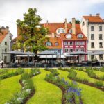 Außenansicht der Häuserfront der Colonel Suites & Apartments in Riga, Lettland