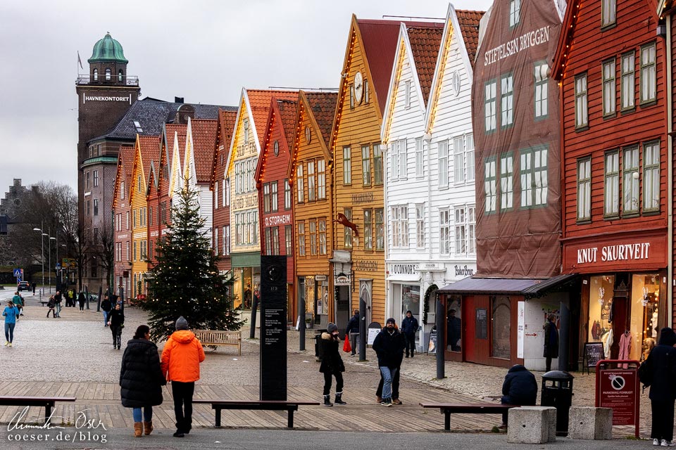 Historische Holzhäuser im Hanseviertel Bryggen in Bergen, Norwegen
