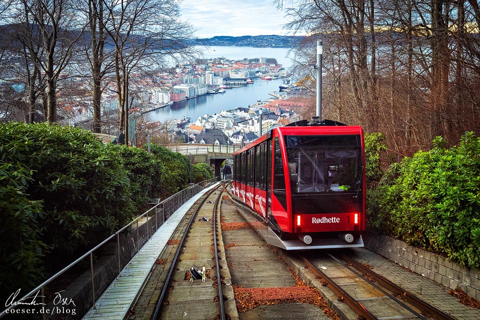 Standseilbahn Fløibanen auf den Hausberg Fløyen in Bergen, Norwegen