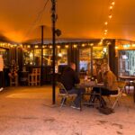 Barbereich der Hawkstone Brewery in Bourton-on-the-Water, Cotswolds