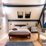 Schlafzimmer im Apartment in einer ehemaligen Kirche in Chipping Norton, Cotswolds