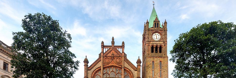 Das Rathaus (Guild Hall) in Derry/Londonderry, Nordirland