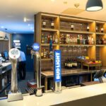 Bar im Hotel Holiday Inn Express Derry - Londonderry